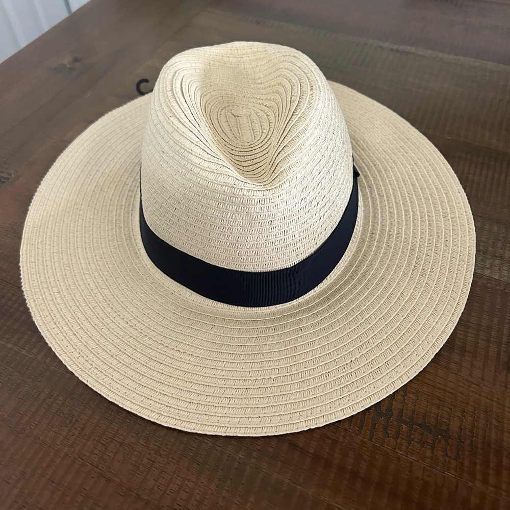 Ann Taylor Straw Fedora Sun Hat. Never used.